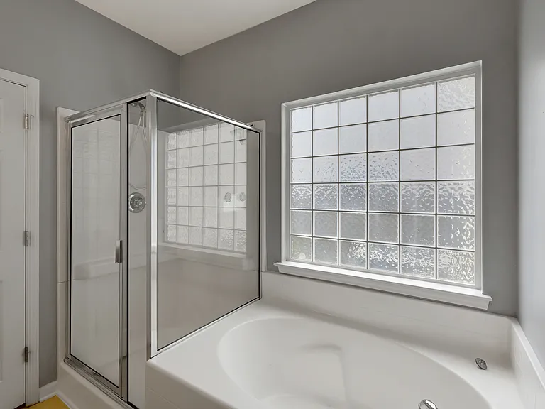 416 Green Park Ln — Photo 7