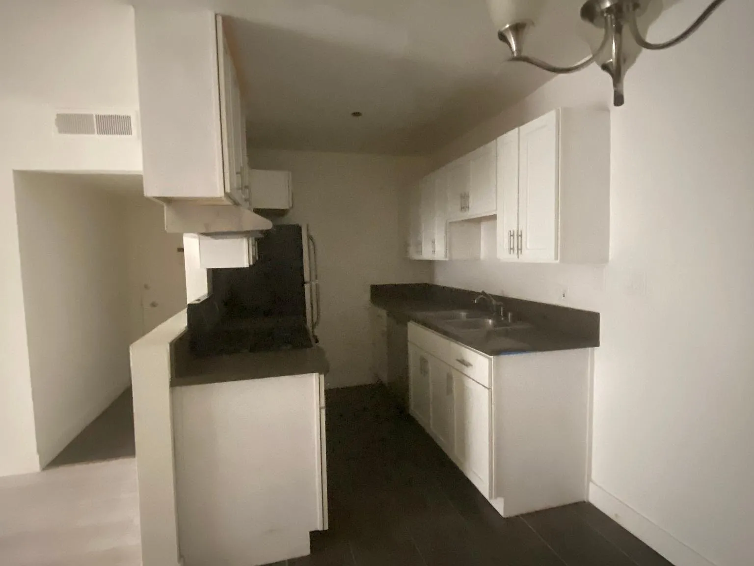 1 bed, 700 sqft, $2,345 — Photo 4