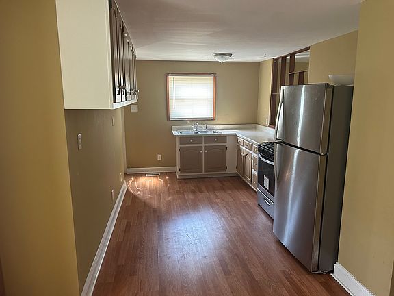 2nd image of 17 N Sycamore Ln