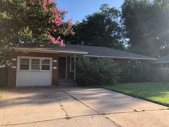 2nd image of 1211 Leslie Ln