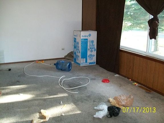 5th image of 2725 N Lewis Ave