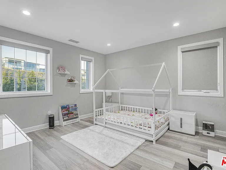20254 Liverpool Way — Photo 33