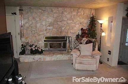 4th image of 241 Carol Ave