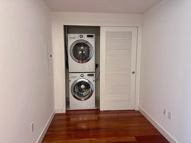 1160 Mission St #909 — Photo 10