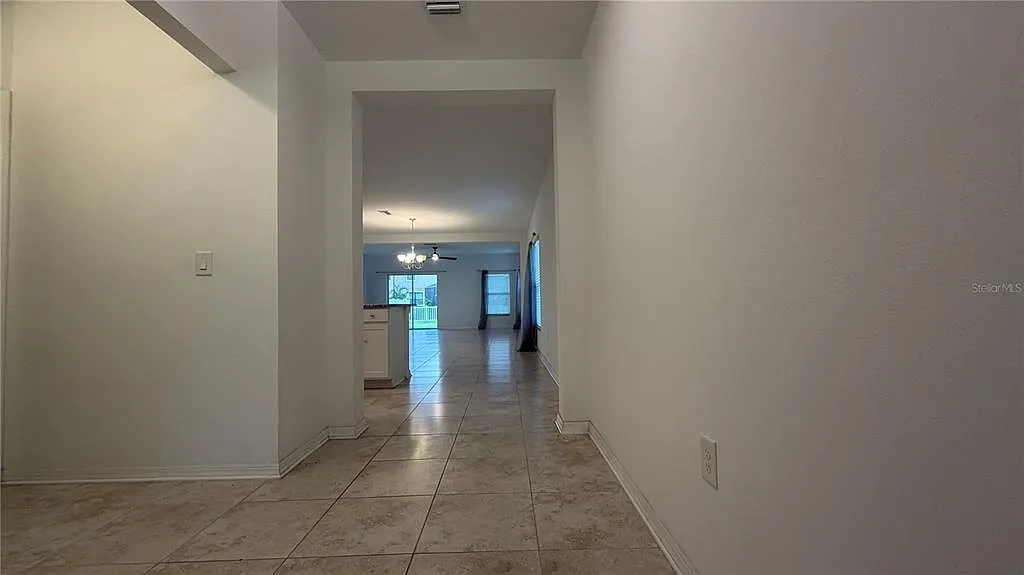 4 bed, 3.0 bath, 2098 sqft, $2,450 — Photo 2