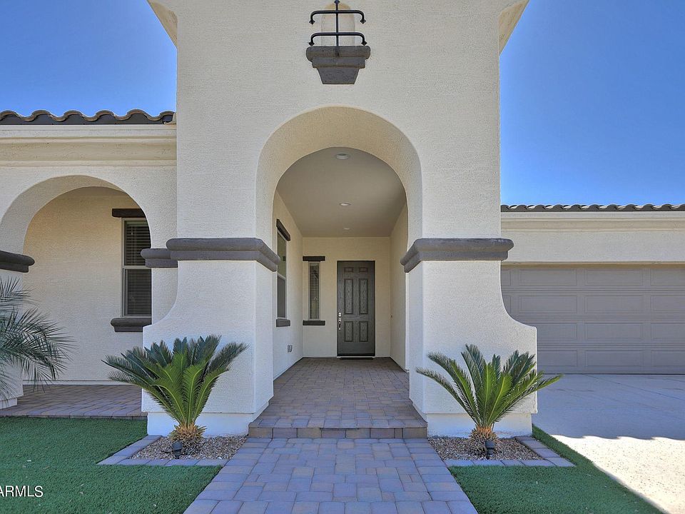 1st image of 22475 E Munoz St