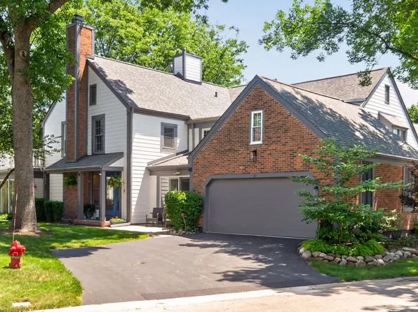 87 Whittington Crse, St Charles, IL 60174