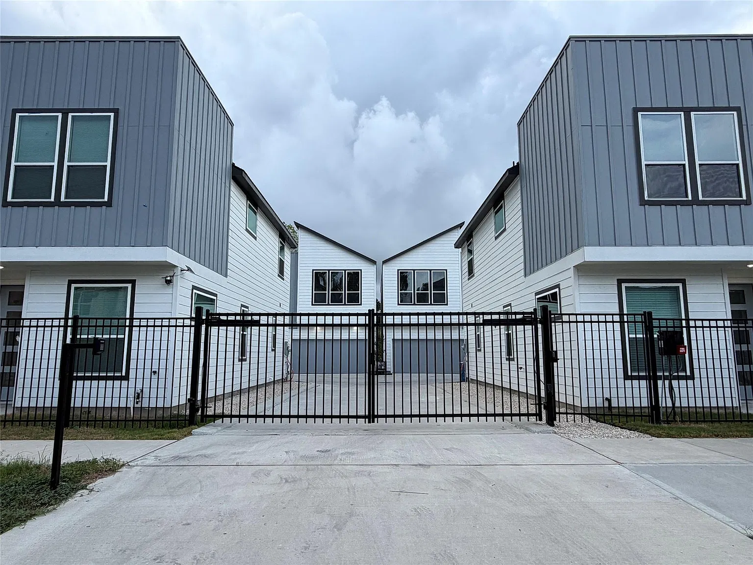 3 bed, 2.5 bath, 1724 sqft, $2,250 — Photo 3