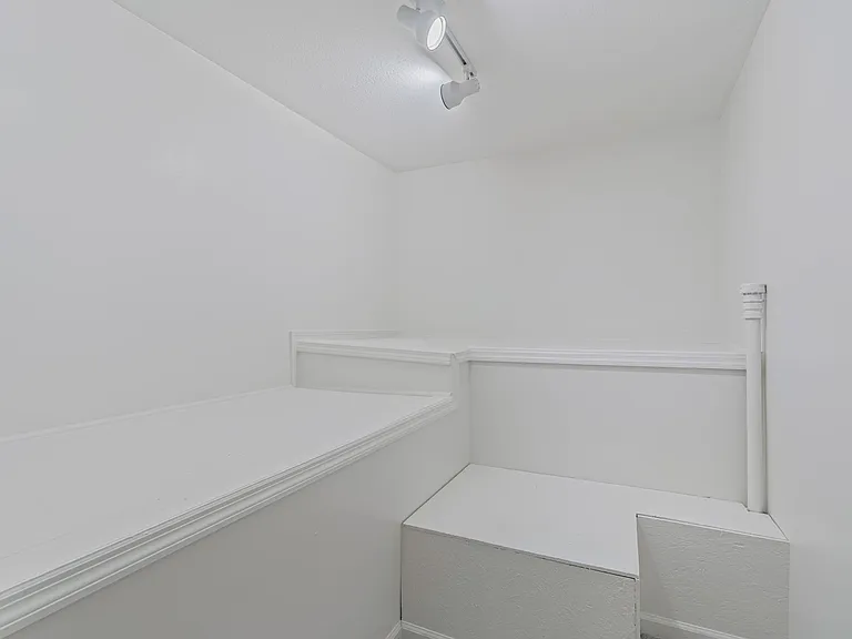 318 Cheestana Way — Photo 47