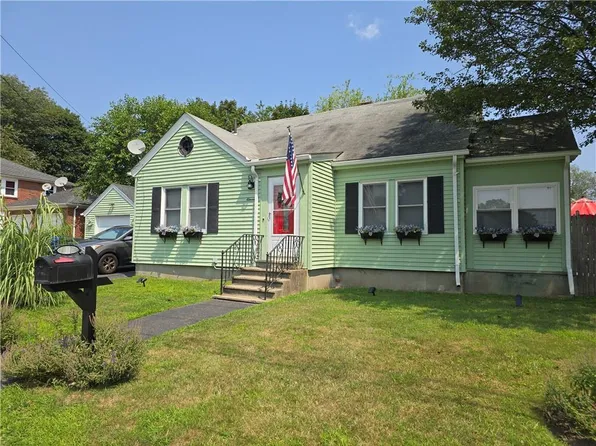 11 Lookout Ave, North Providence, RI 02911