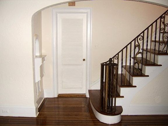 Gorgeous Entry