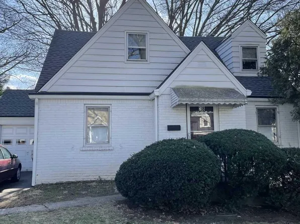 28 Jefferson Ave, Hasbrouck Heights, NJ 07604