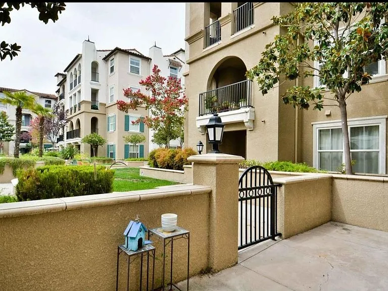 3360 Maguire Way — Photo 1