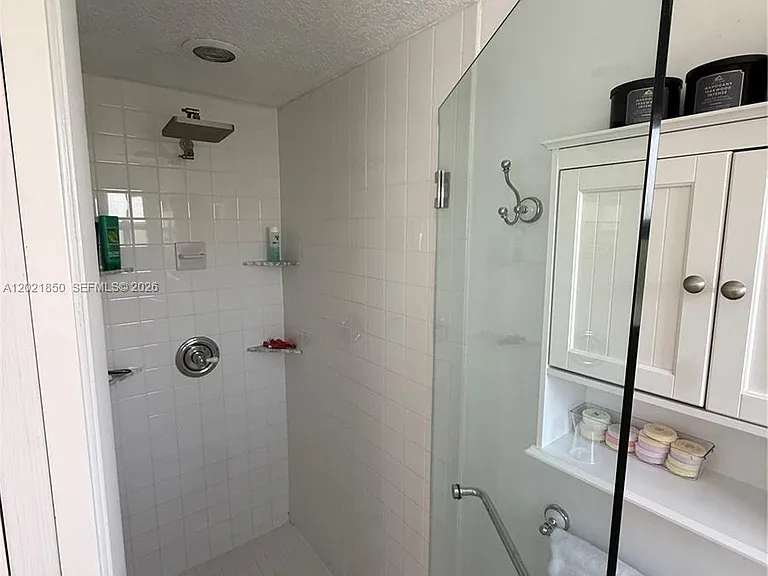 172 Valois Blvd — Photo 14