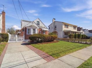 11511 Parkway Dr, Elmont, NY 11003