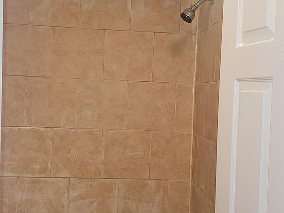 5th image of 568 Sunderlin St #1
