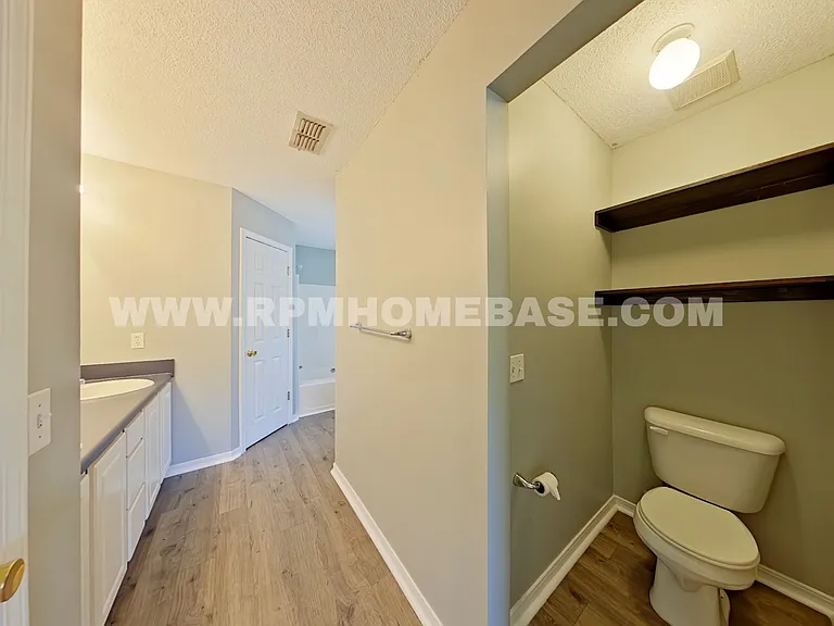 1326 Jeffrine Dr — Photo 8