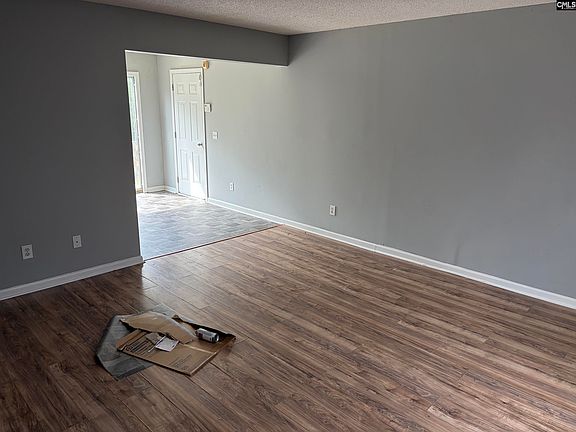2nd image of 315 Autumn Glen Rd