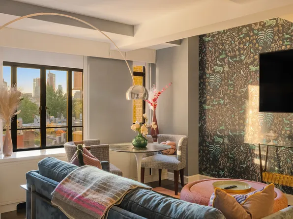 130 West 12th Street image 12 of 29