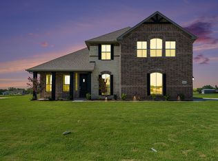 6033 Mango Dr, Sanger, TX 76266