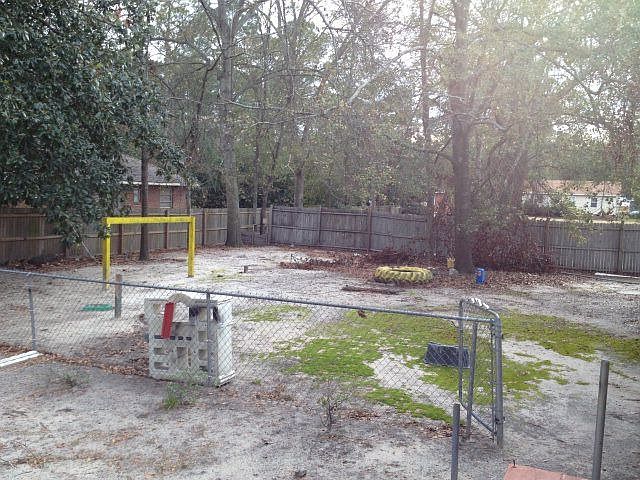 2nd image of 210 E 10th St