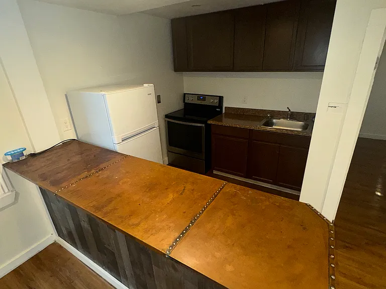 847 Pearl St #4 — Photo 1