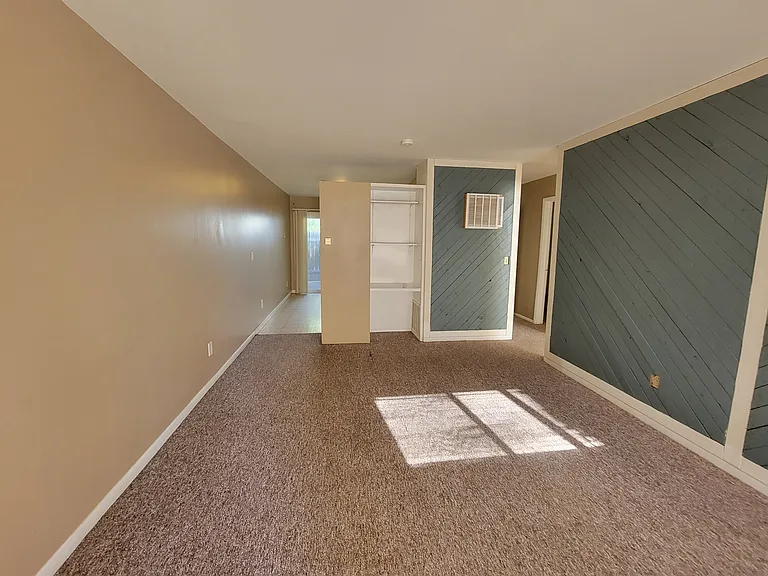 1754 S 440 W — Photo 3