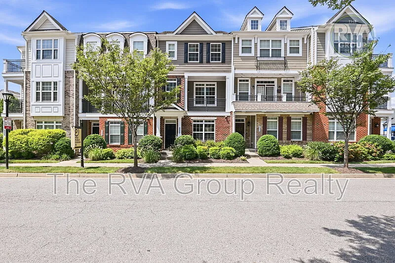 2 bed, 2.5 bath, 2002 sqft, $2,895 — Photo 1