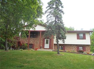 1 Lariat Ct, New City, NY 10956