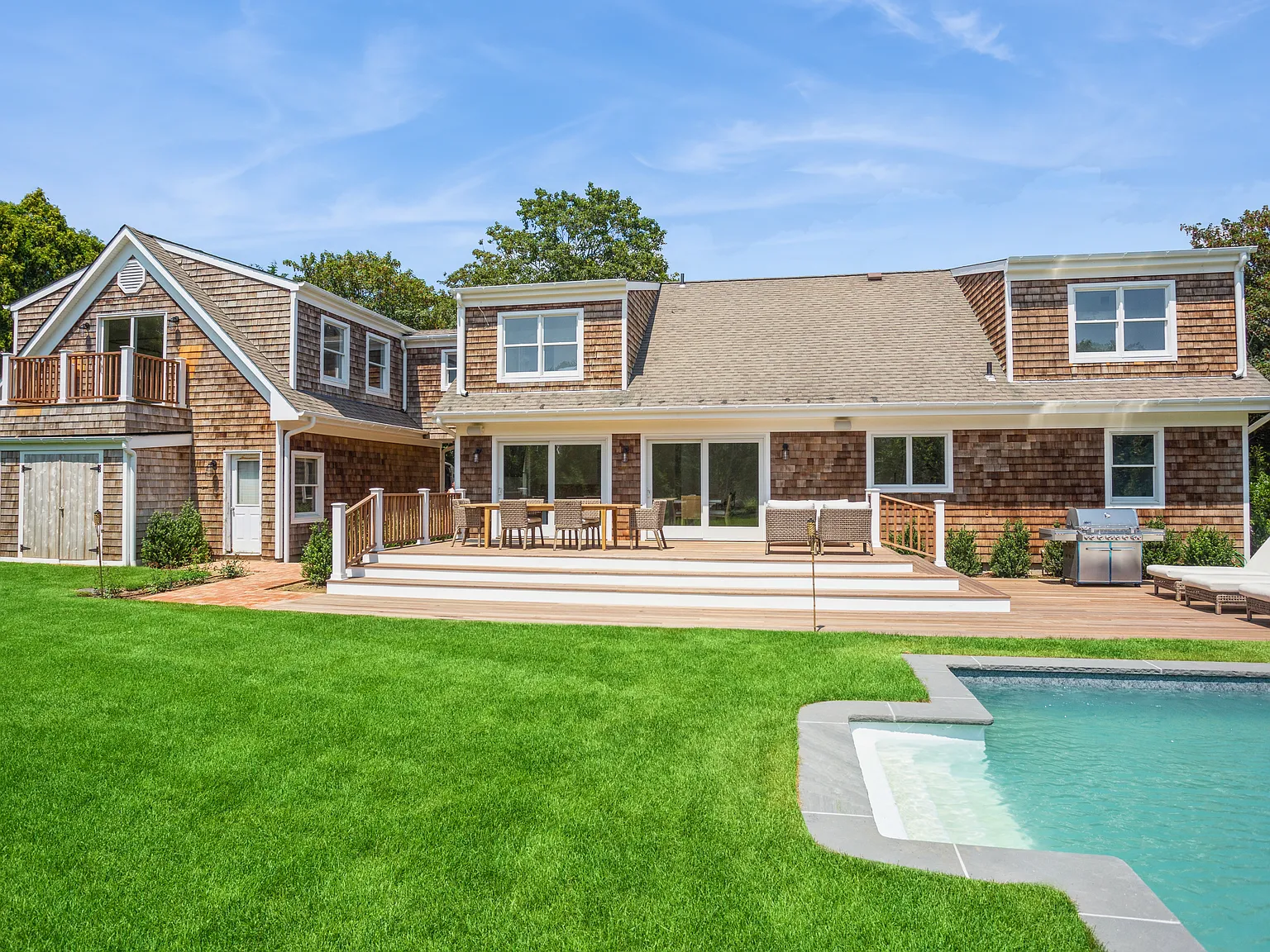 New Village Six Bedroom with Pool — Photo 2