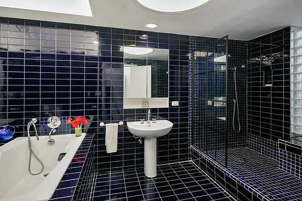 Rented by Compass | media 26