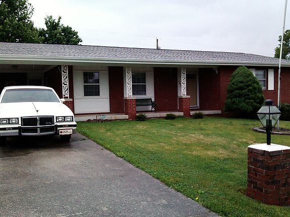 4th image of 3051 Jane St