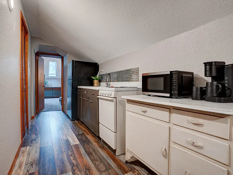 428 N Iowa Ave #3 — Photo 6