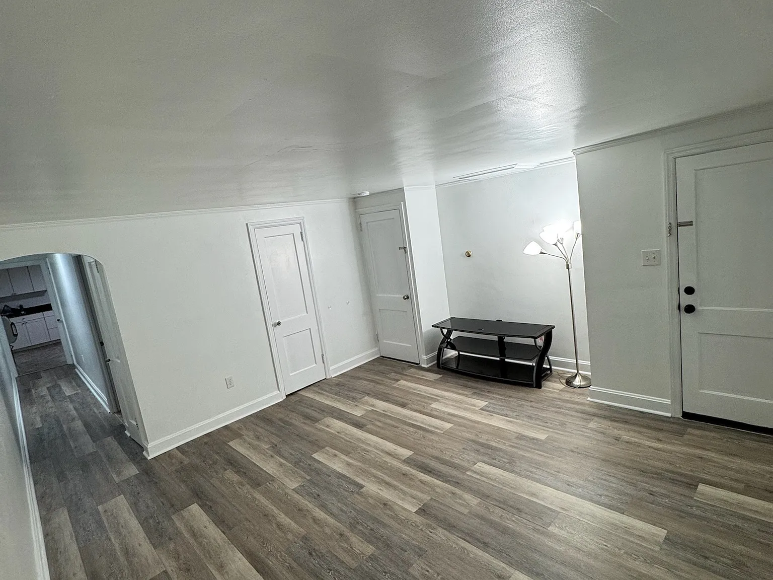 1 bed, 800 sqft, $1,100 — Photo 3