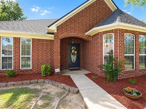4th image of 204 Boulder Ridge Cir