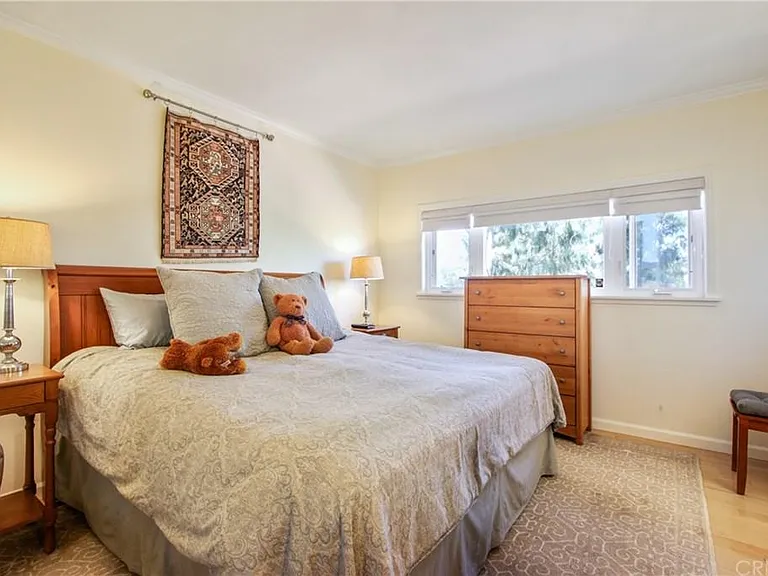 5205 Calatrana Dr — Photo 13