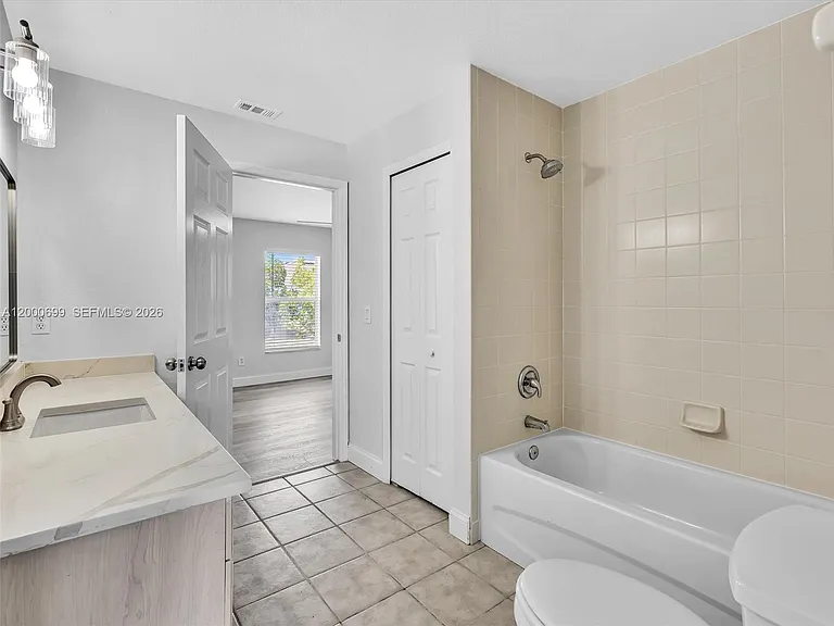 2022 NW 9th Ter — Photo 34