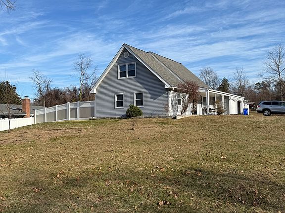 Left view of the house as viewed from the front of the house.