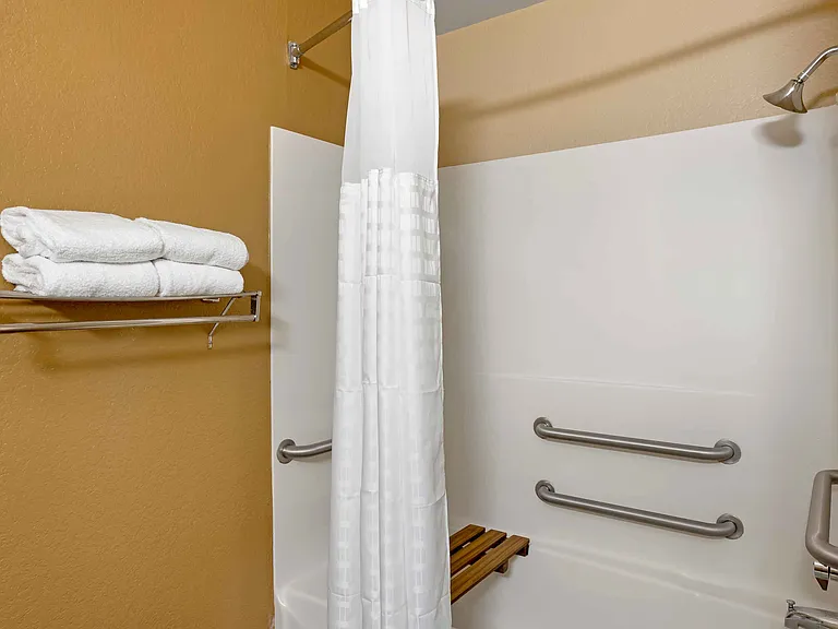 Studio Suite - 1 Queen Bed