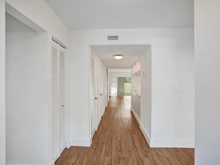 1330 NW 13th St #3 — Photo 9