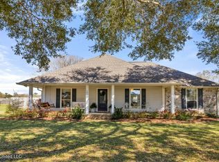 18432 Sky Ln, Saucier, MS 39574