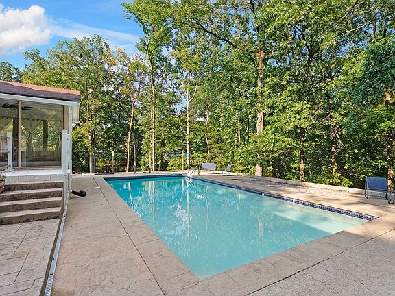 5th image of 108 Nathan Forest Dr