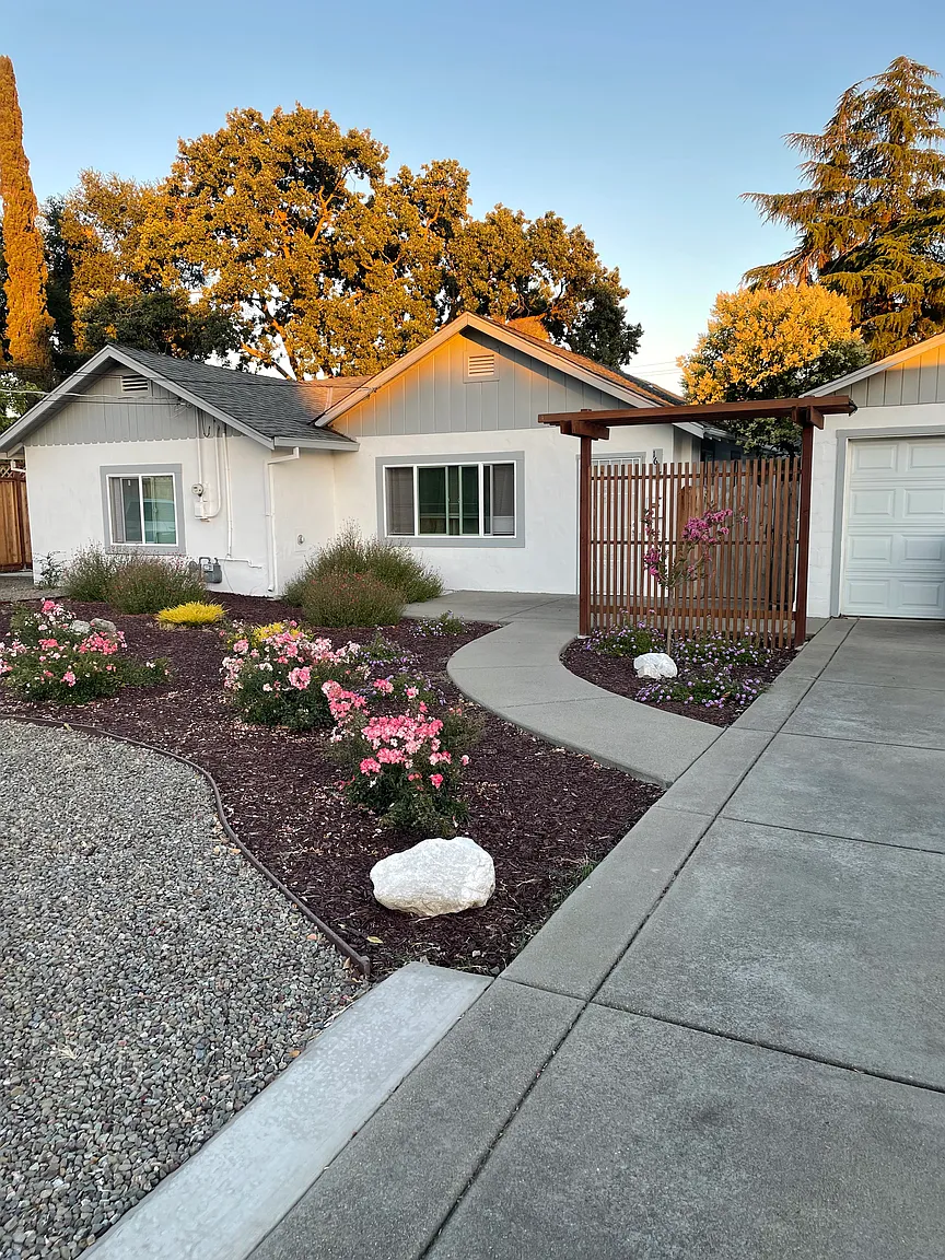 1647 Park St photo 1