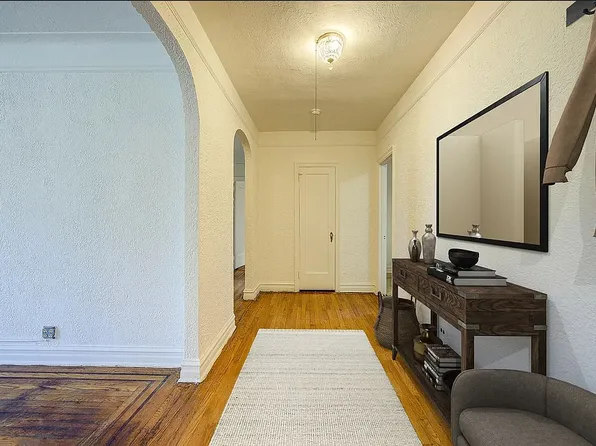 10914 Ascan Ave APT 4J, Flushing, NY 11375