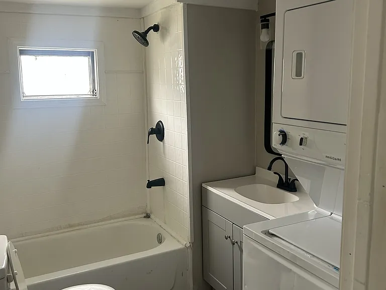 180 Carter Pl SW #8 — Photo 1