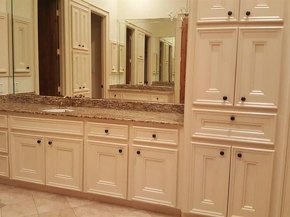 4th image of 4035 Lanark Ln #B