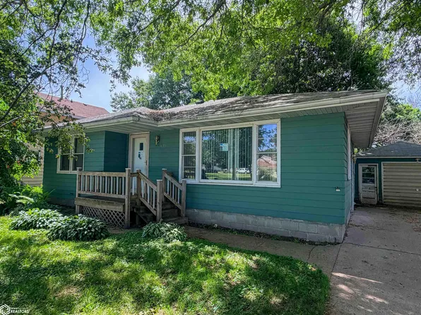 612 1st St SE, Belmond, IA 50421