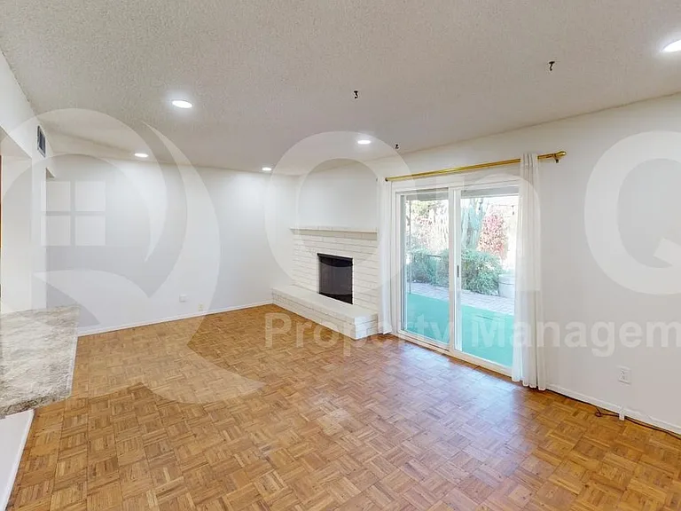 1218 E Alameda Dr — Photo 8