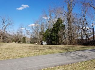 128 Boonewood Pvt Dr, Piney Flats, TN 37686
