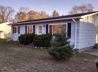 445 E Green Meadow Dr, Wautoma, WI 54982